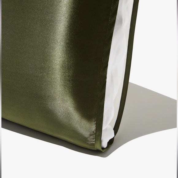 Silked four leaf clover satin pillow case - Picture 3 of 10